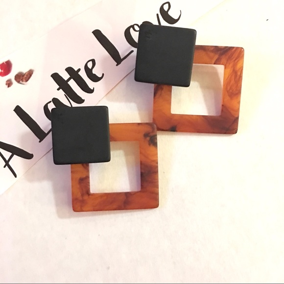 ✨”LATTE LOVE” GEO SHAPED ACRYLIC EARRINGS/NEW - Picture 4 of 6